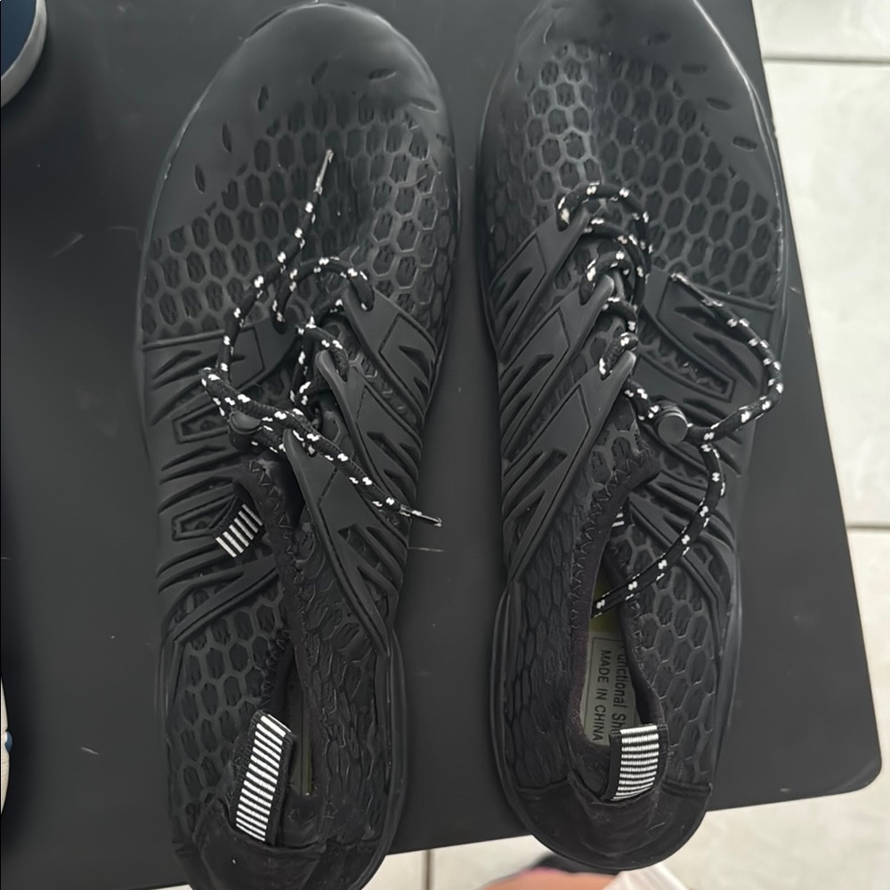 Black Lightweight Knit Athletic Shoes